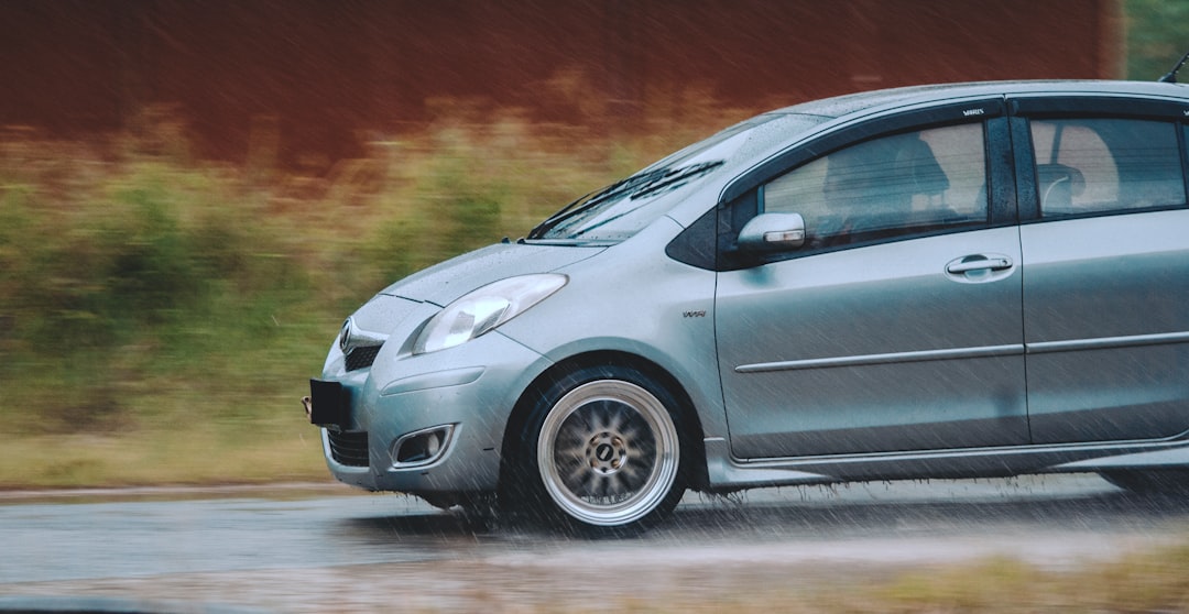 toyota yaris cross silver