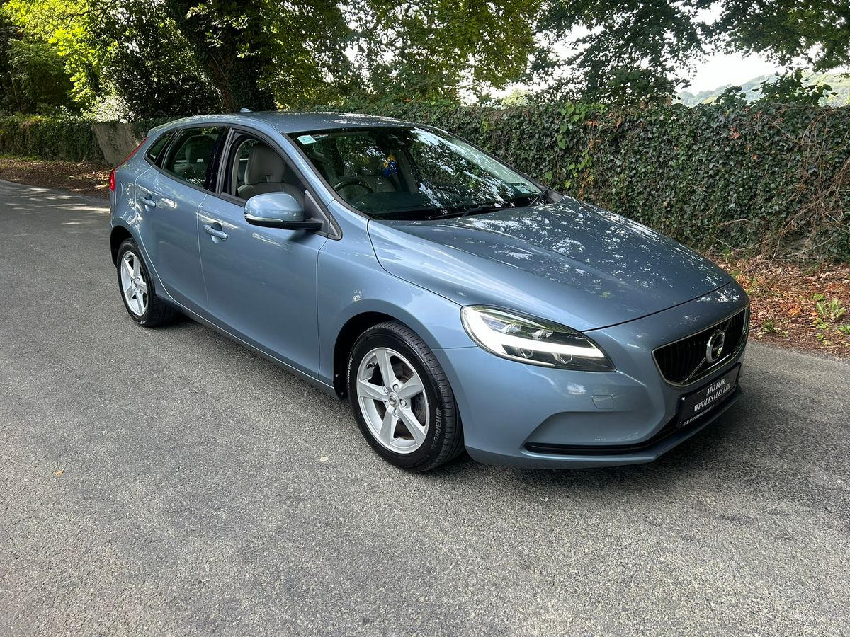 2018 Volvo V40