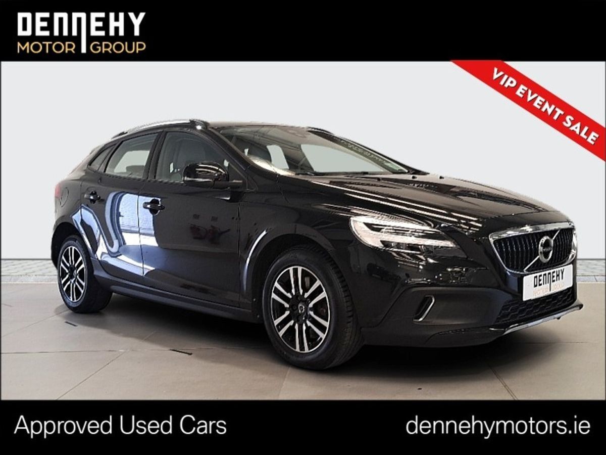 2018 Volvo V40 Momentum Edition