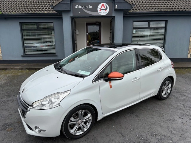 2014 PEUGEOT 208 Auto
